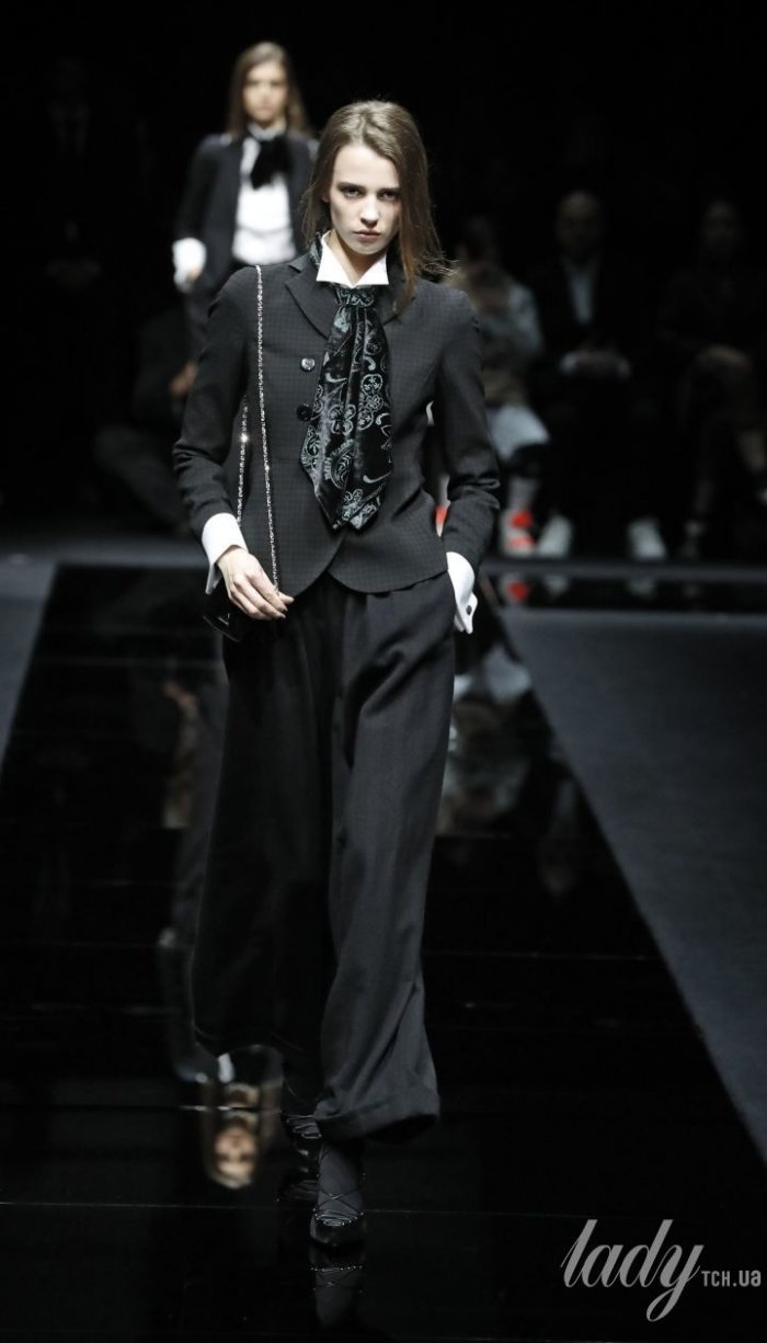 Армани показ осень-зима 2020-2021