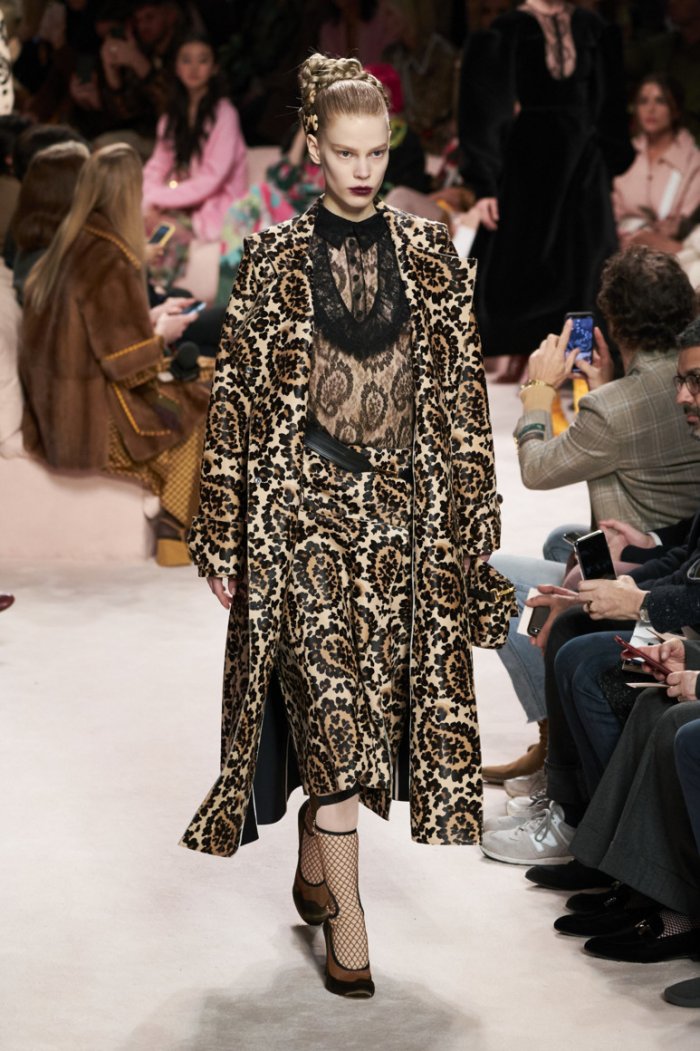 Показ Фенди осень зима 2020-2021