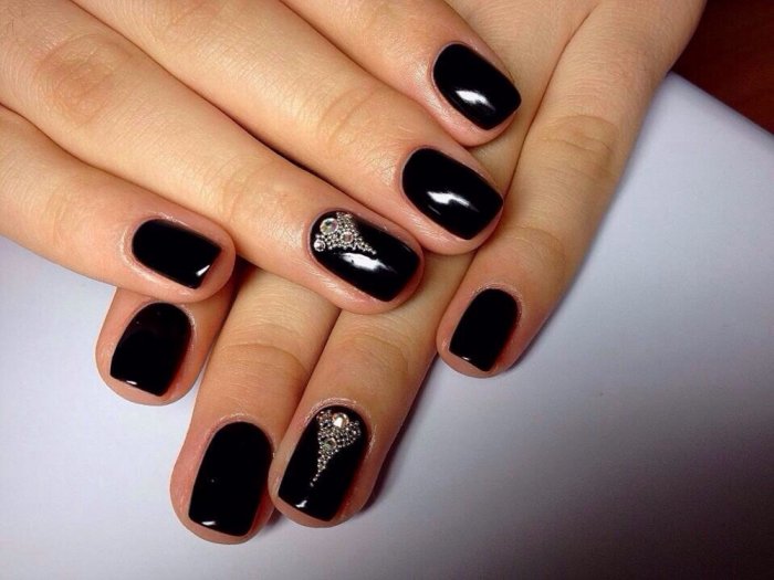 Шеллак на короткие ногти черно белые