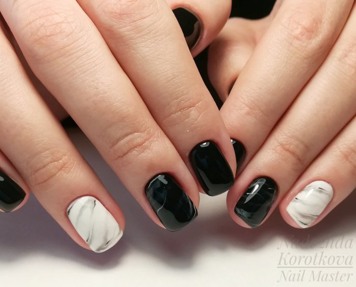 Маникюр на короткие ногти чёрный и белый