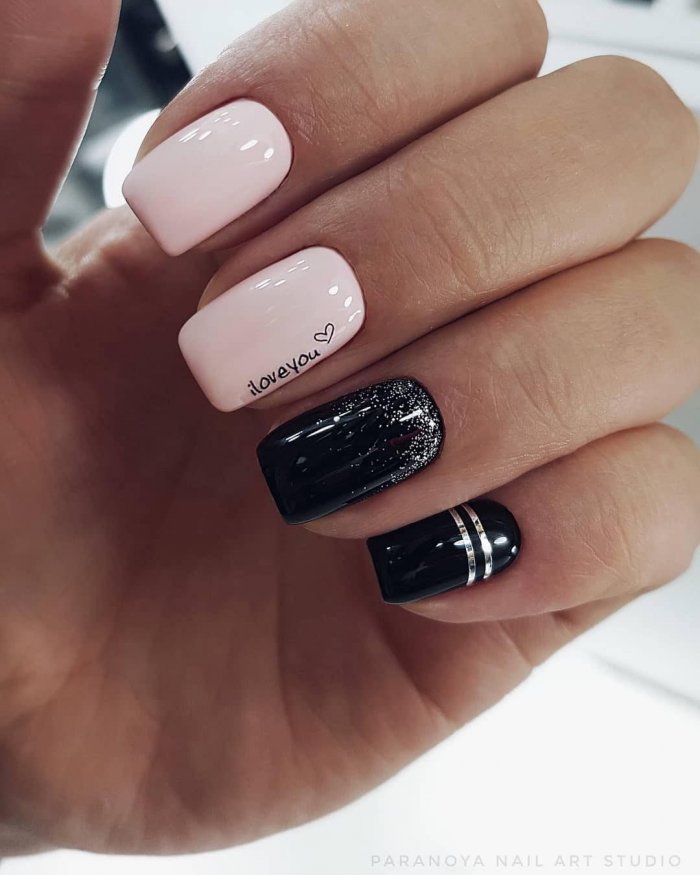 Черный маникюр