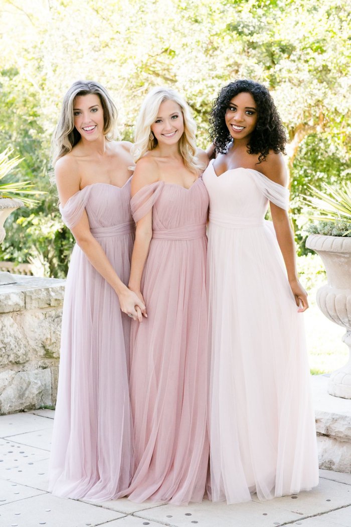Пудровые платья для подружек невесты