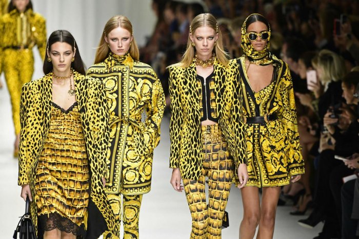 Показ Версаче Наоми Кэмпбелл Синди Кроуфорд Клаудиа шифер