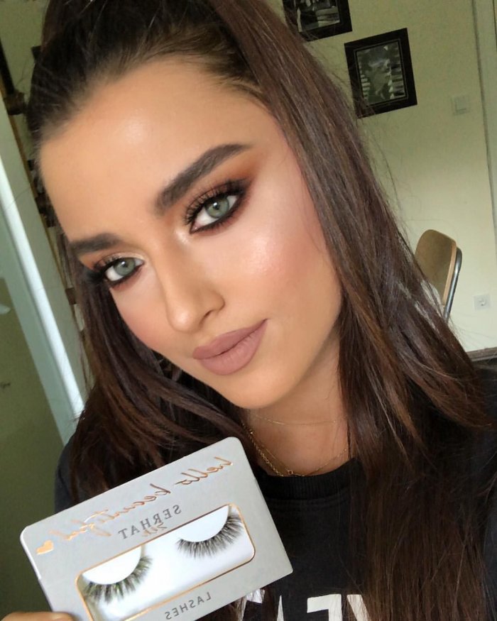 Естественный макияж с хайлайтером