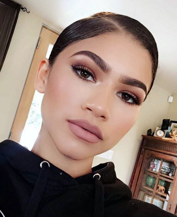 Спортивная макияж женская