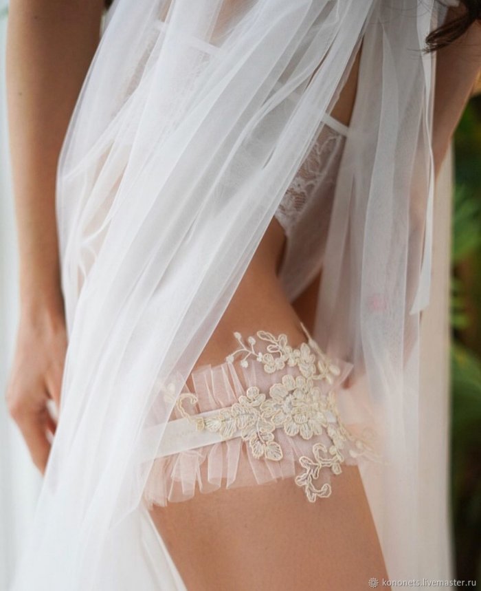 Подвязка невесты