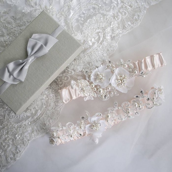 Свадебные подвязки для невесты