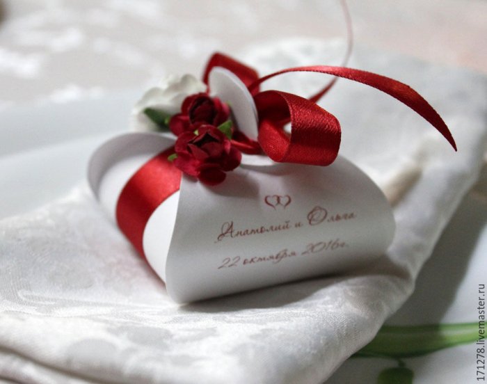 Коробочки бонбоньерки