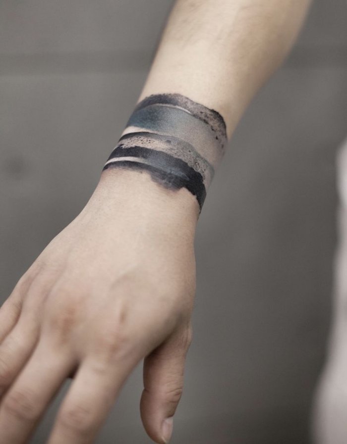 Тату на запястье мужские маленькие