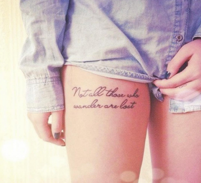 Татуировки для девушек надписи