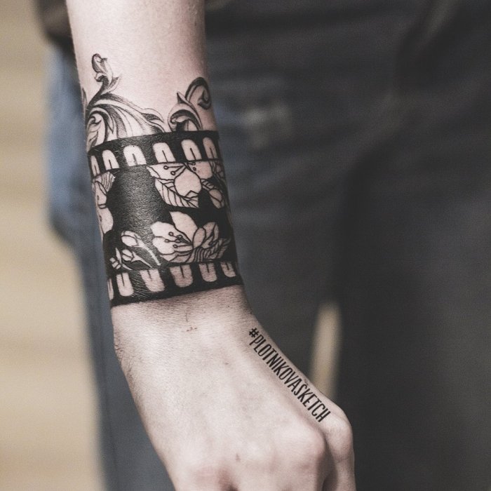 Тату на запястье для мужчин