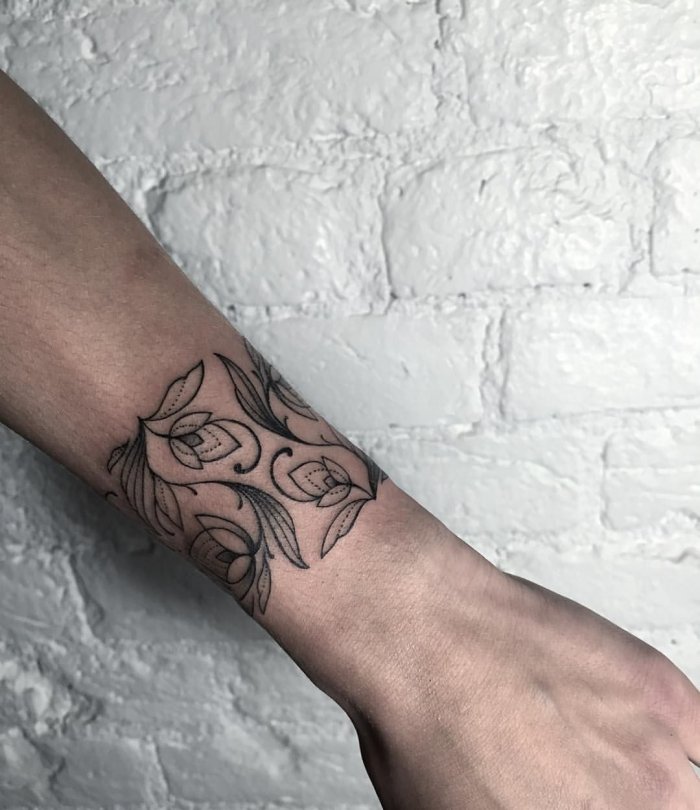 Тату на запястье для мужчин