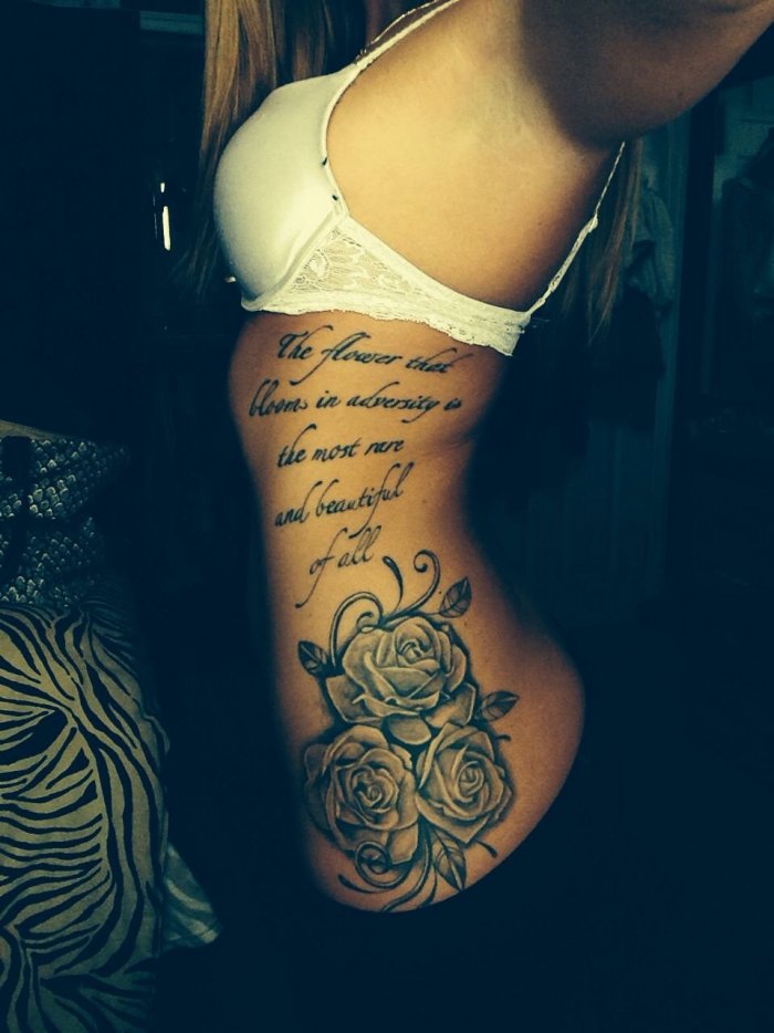 Тату на боку