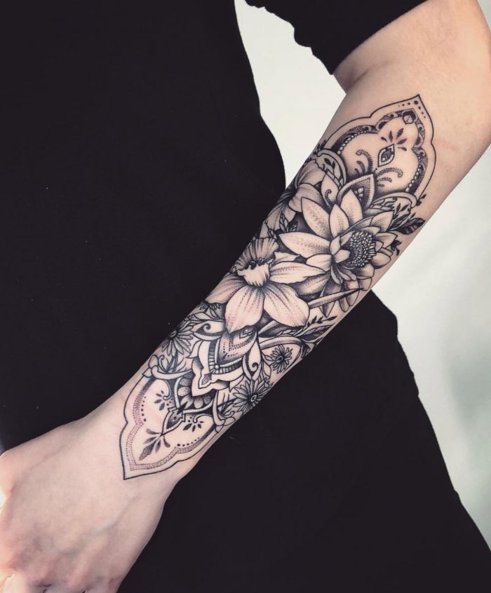 Тату на предплечье