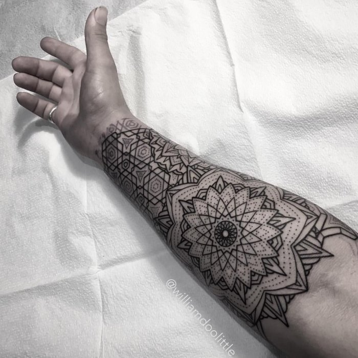 Тату на предплечье