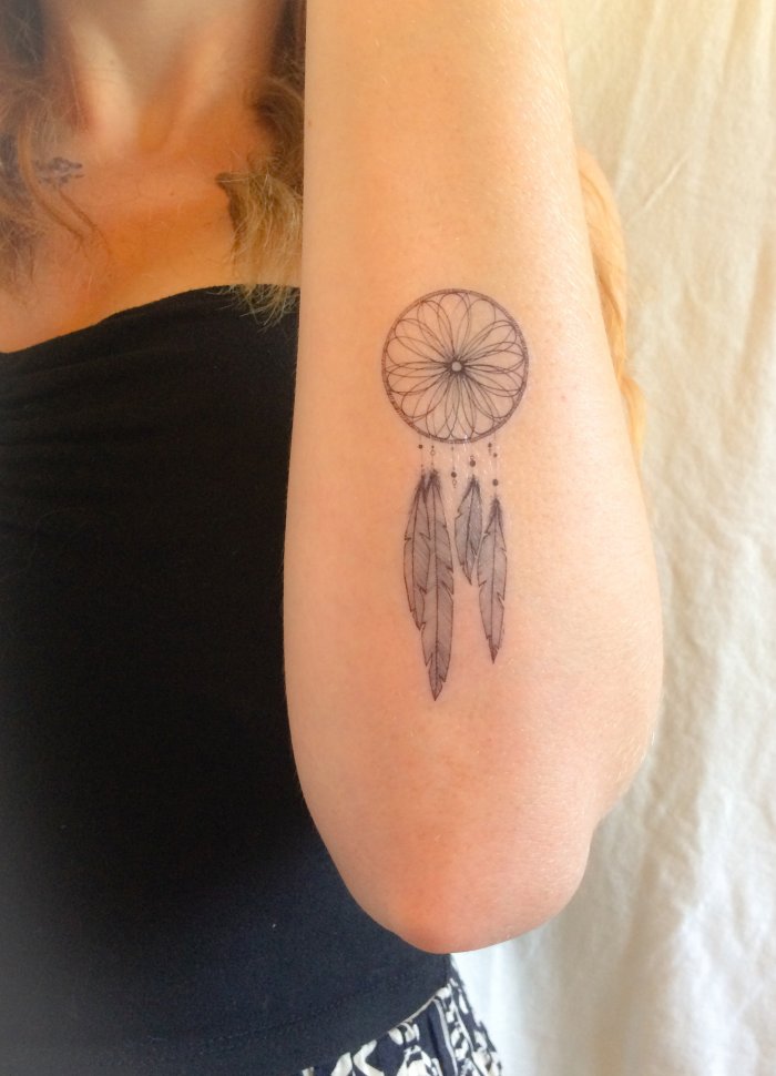 Ловец снов тату на спине женские