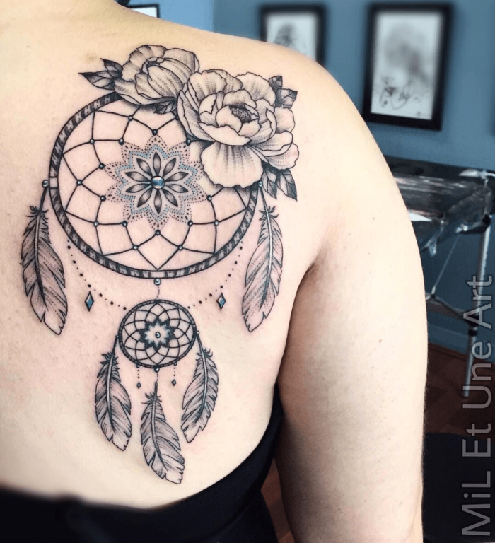 Тату Ловец снов на руке