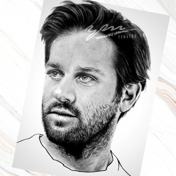 Актер АРМИ Хаммер