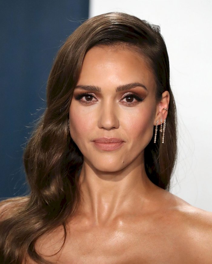 Джессика Мари Альба