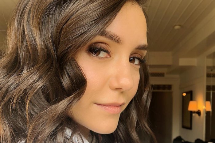 Нина Добрев фото