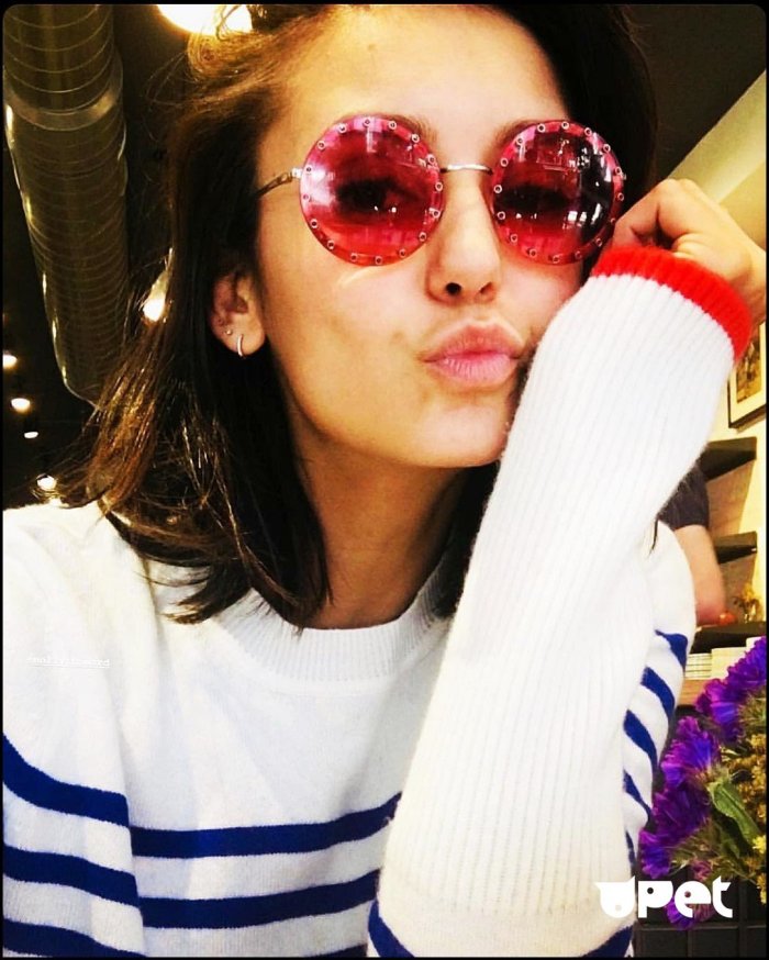 Нина Добрев фото