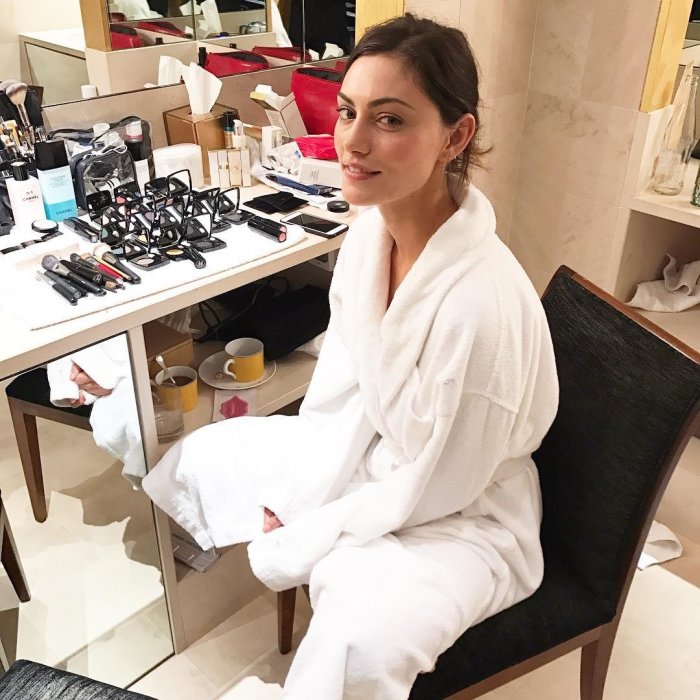 Актриса Фиби Тонкин