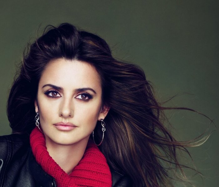 Пенелопа Крус анфас