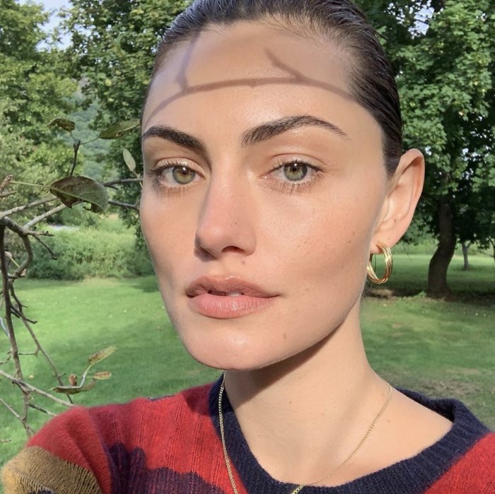 Фиби Тонкин прически