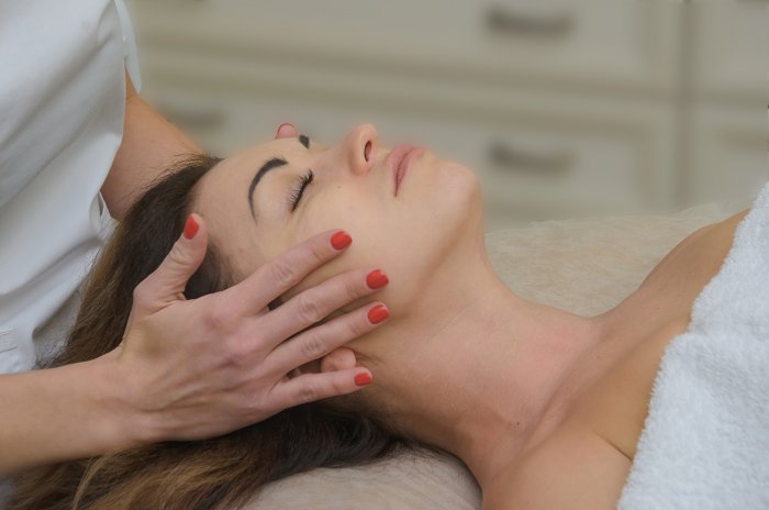 Лимфодренажный массаж лица