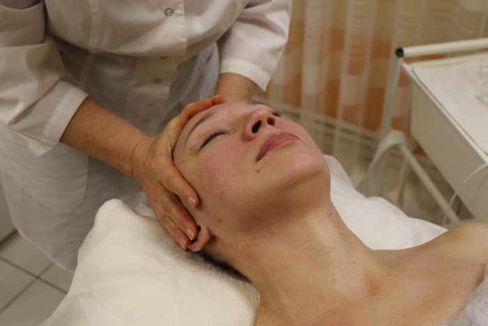 Ручной лимфодренаж лица