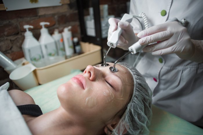 Микротоковая терапия лица