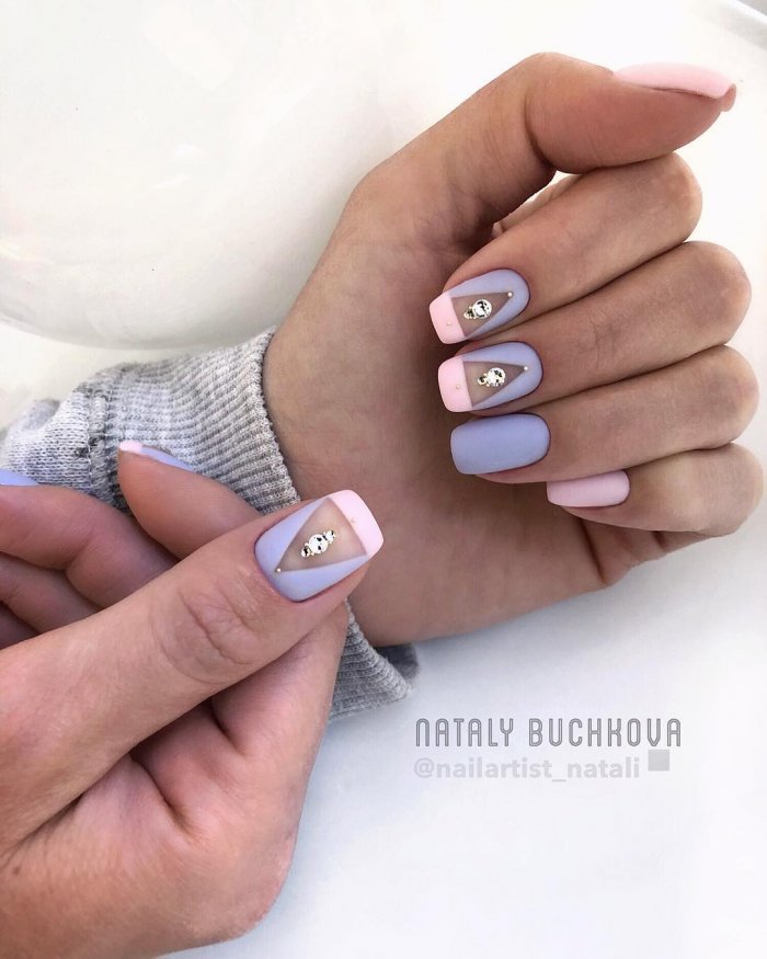 Маникюр в роддом прозрачный