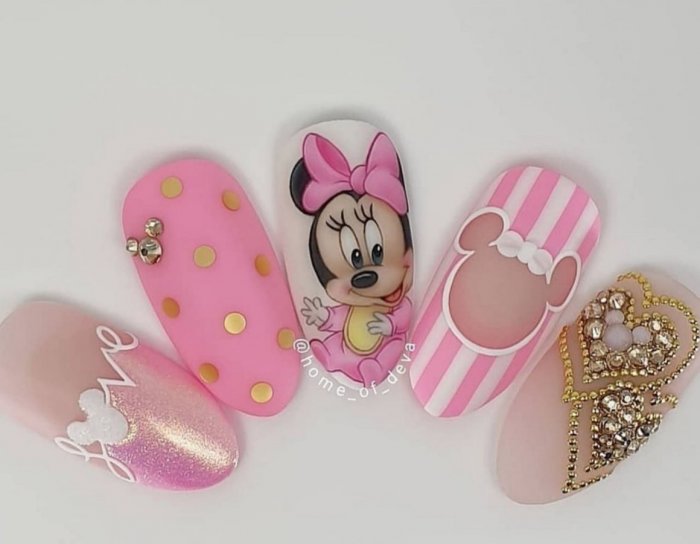 Маникюр с Микки Маусами