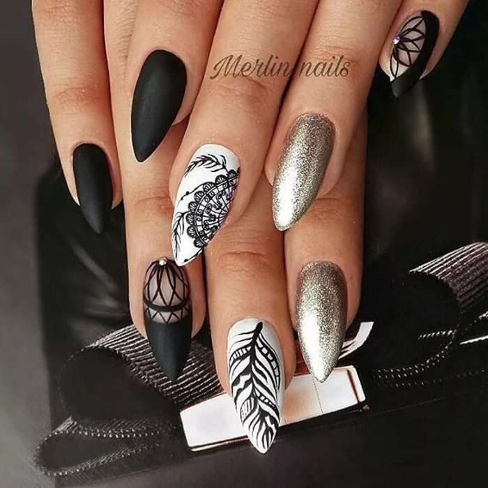 Черно белые ногти