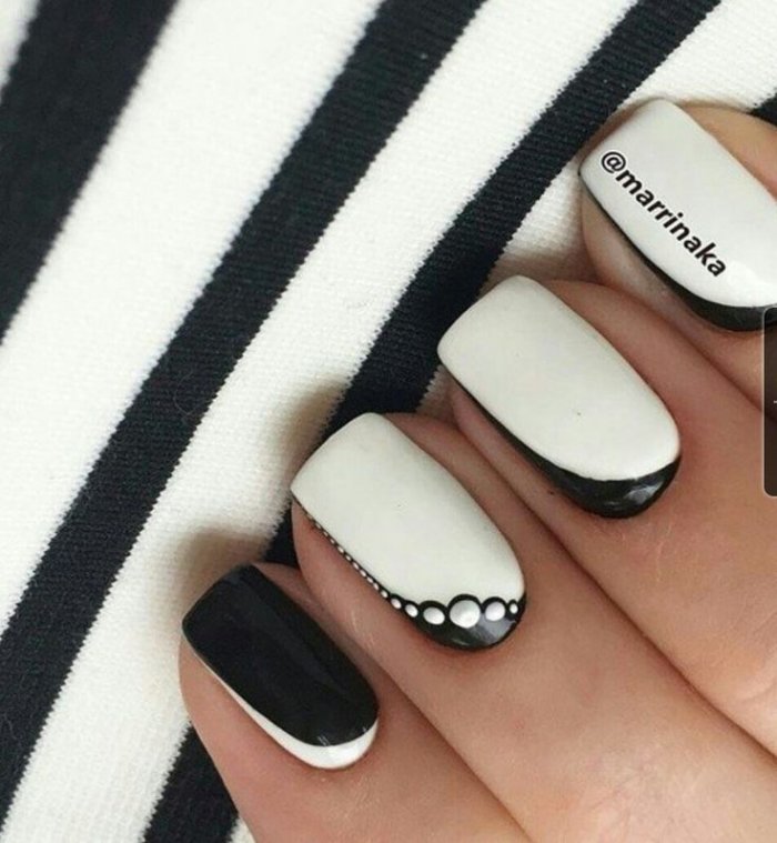 Маникюр черный с белым