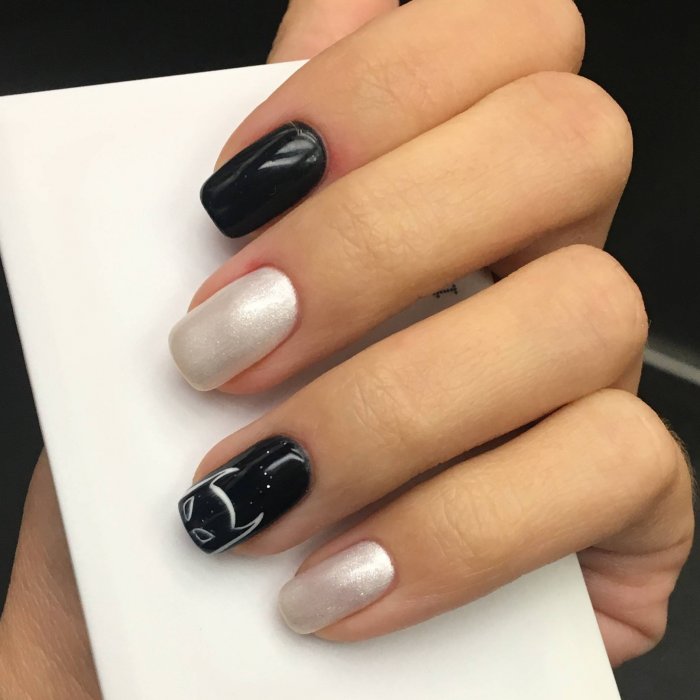 Маникюр черно белый с серебром