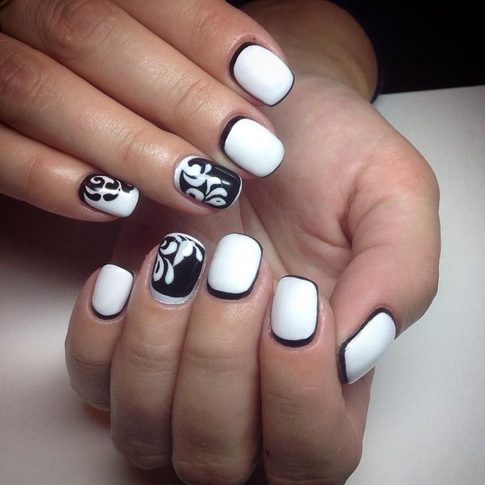 Маникюр черный с белым