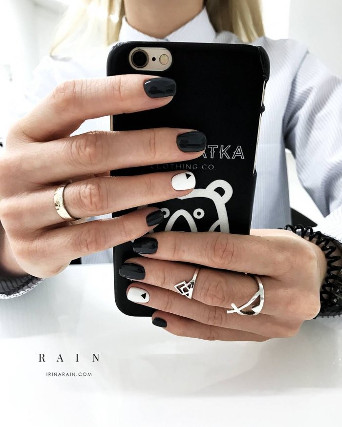 Чёрно-белый маникюр