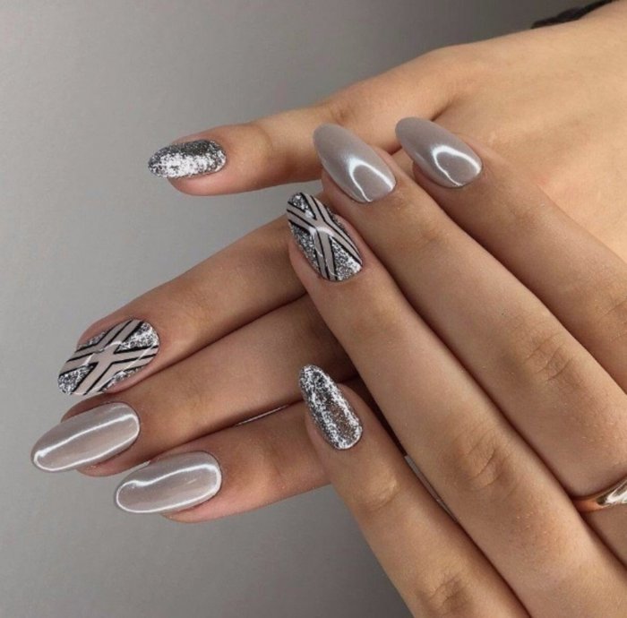 Маникюр блестки 2020 на миндалевидных