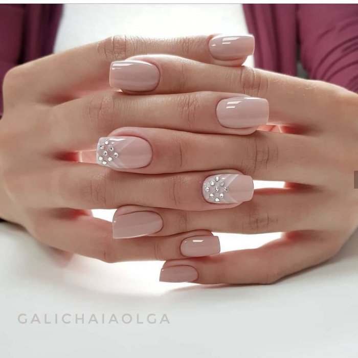 Браслеты для подружек невесты красные