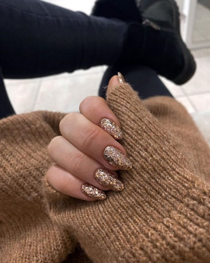 Маникюр на новый год 2021