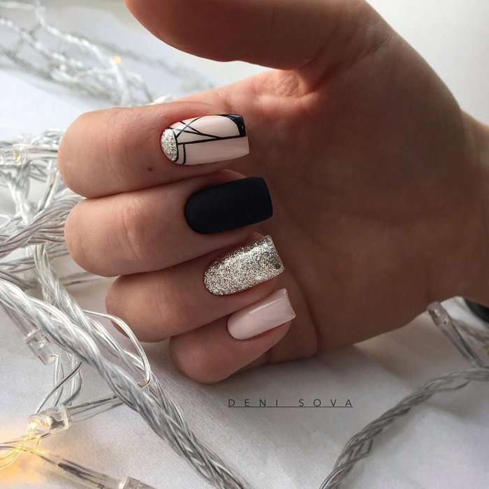 Маникюр на новый год 2021