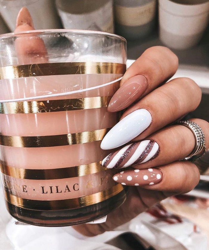 Модные ногти на новый год 2020