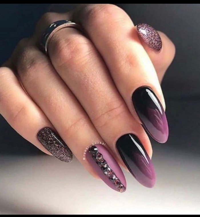 Красивый новогодний маникюр 2020 на длинные ногти