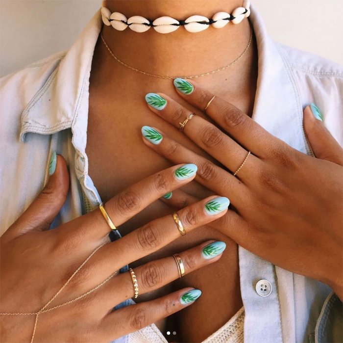 Маникюр на короткие ногти 2020 модные блестящие