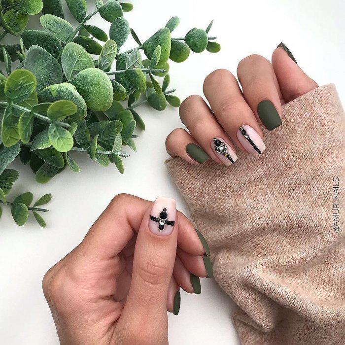 Маникюр для детей розовый