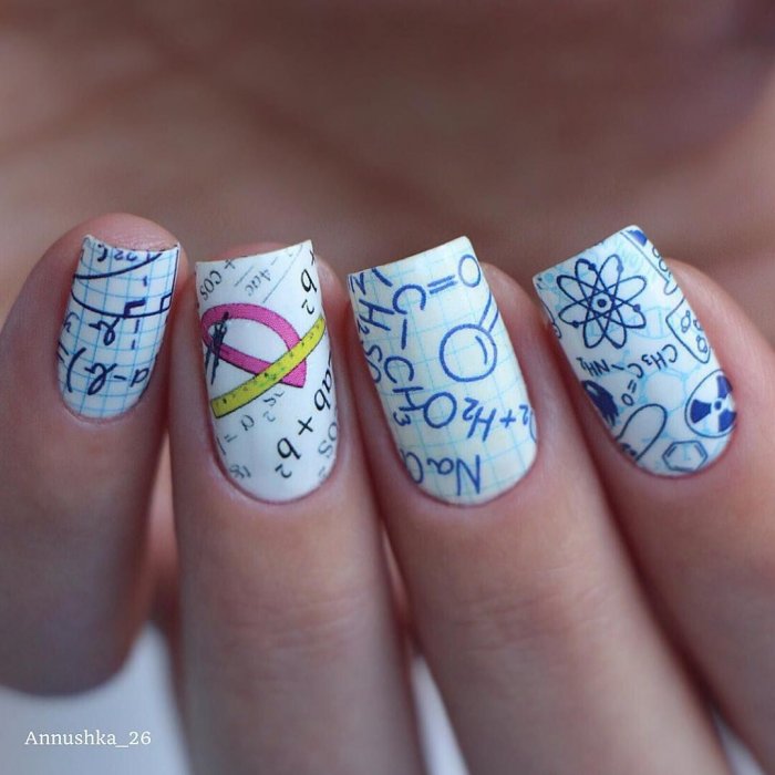 Красивый маникюр для учителя