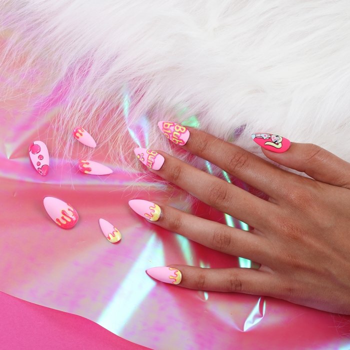 Маникюр день единства