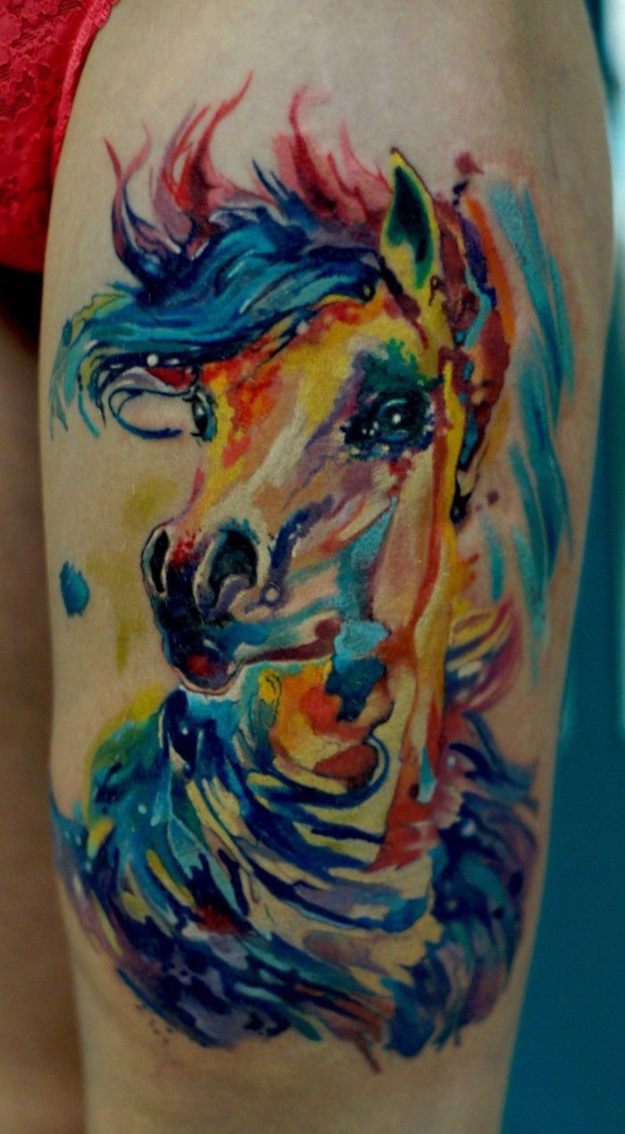 татуировки в стиле акварель