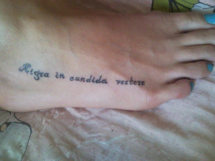 надпись тату на руке